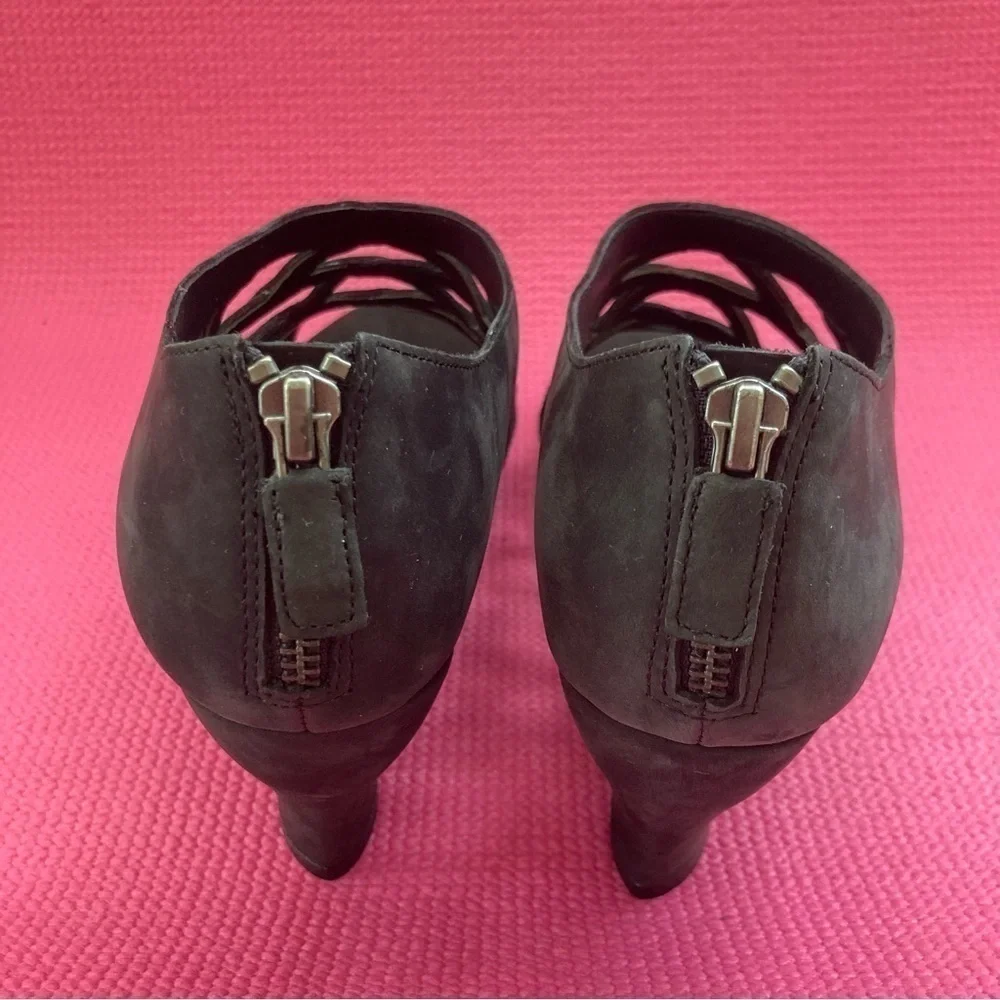 Eileen Fisher Wedge  Women's Sz 7.5 Caged Lattice Back Zip Black Leather